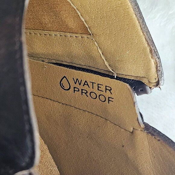 Women's Size 9 Vionic "Cecily" Leather Ankle Bootie - Picture 10 of 11